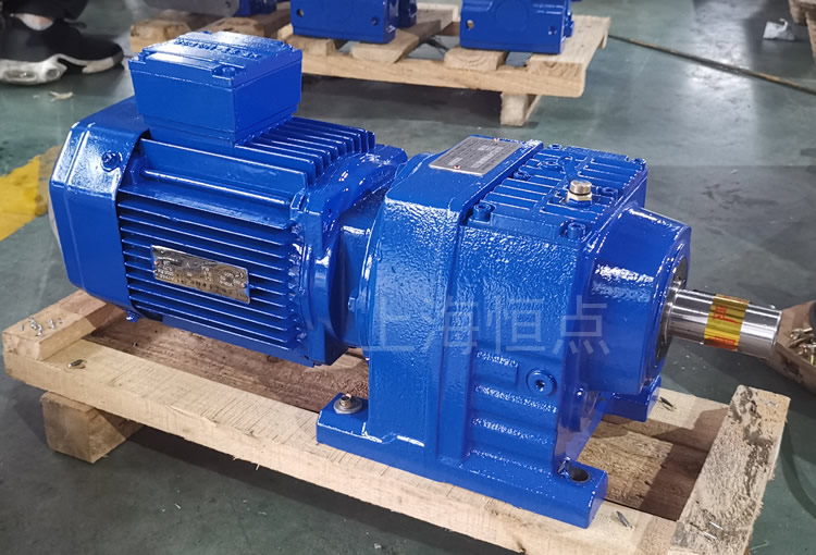 R47系列減速機配電機，藍色油漆實物照片