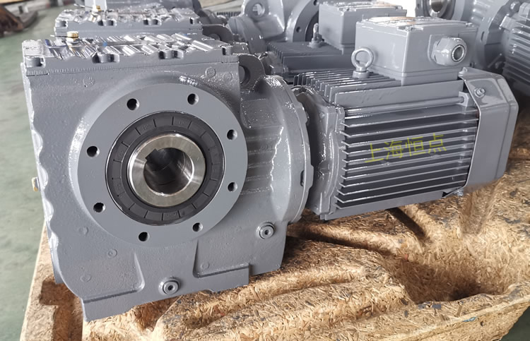 SA77系列減速機輸入配電機，輸出通孔，常用件實物圖