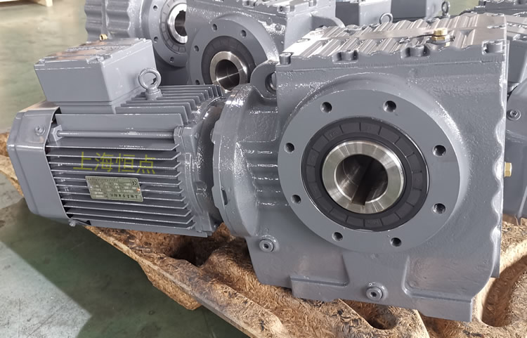 SA77系列減速機輸入配電機，輸出通孔，常用件實物圖