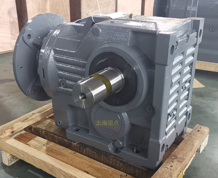 K97減速機，輸入配電機法蘭端蓋，右輸出單軸，實物圖如下